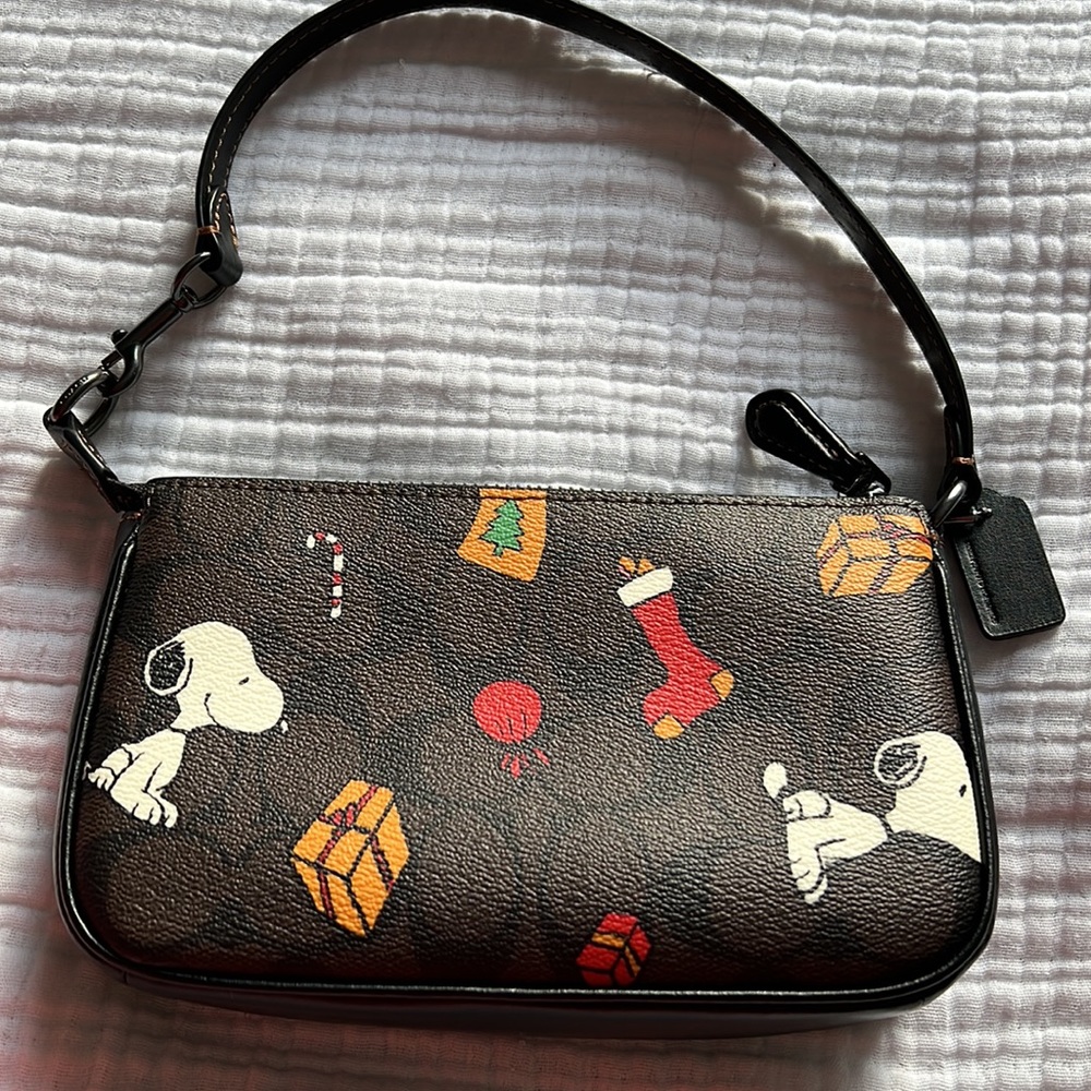 Coach X Peanuts Nolita Snoopy Presents Print Gem